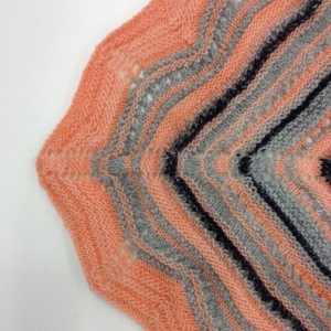 knitted chevrom edge centre